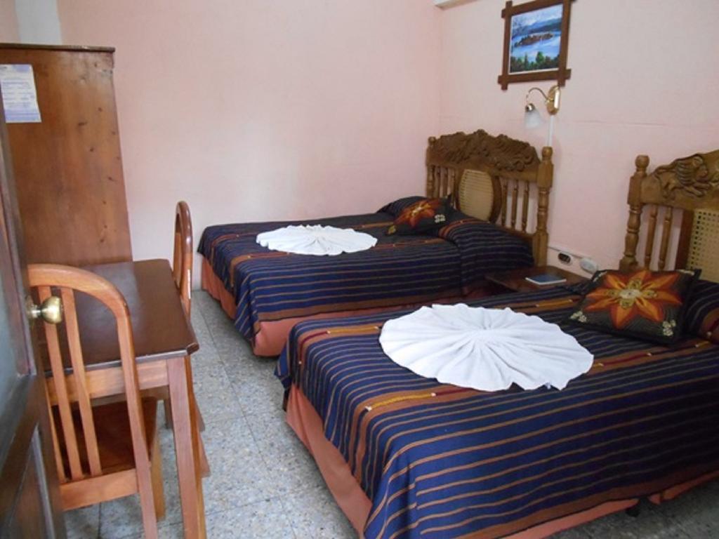 Hotel El Chaparral Panajachel Kamer foto